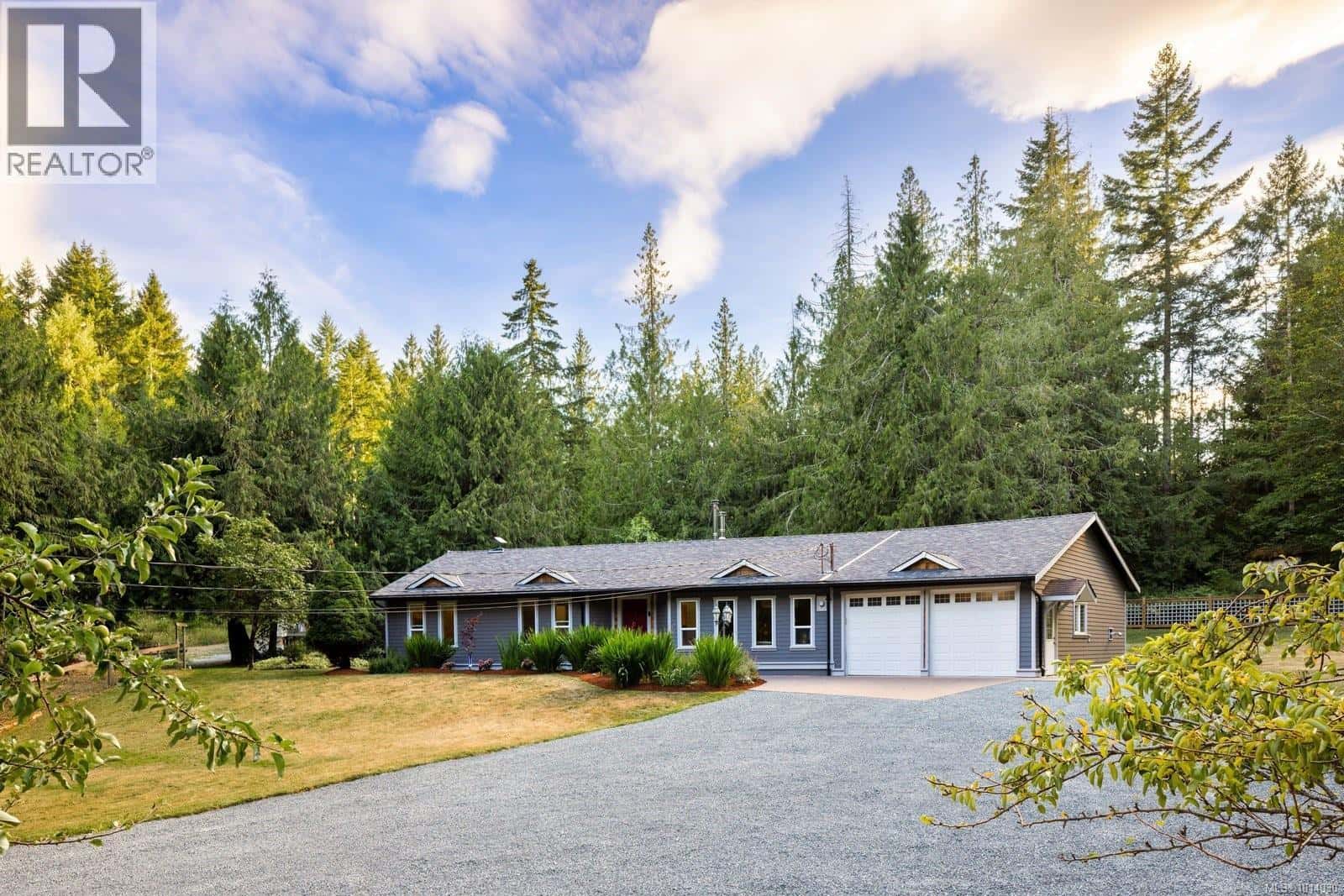 2656 Moncur Rd — Shawnigan Lake, British Columbia - Photo 5 of 78