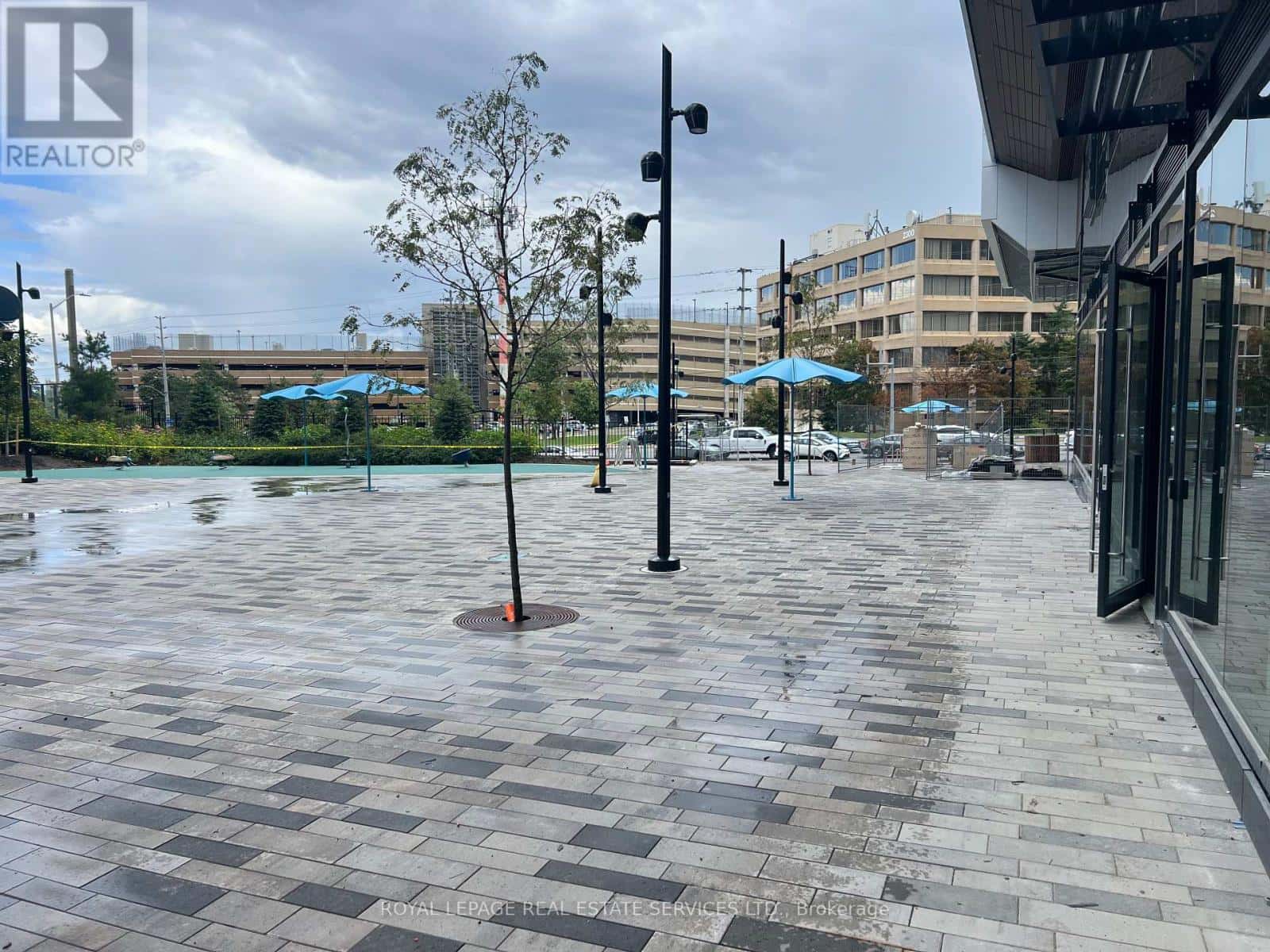 Mississauga (Central Erin Mills), Ontario — Mississauga (Central Erin Mills), Ontario - Photo 4 of 5