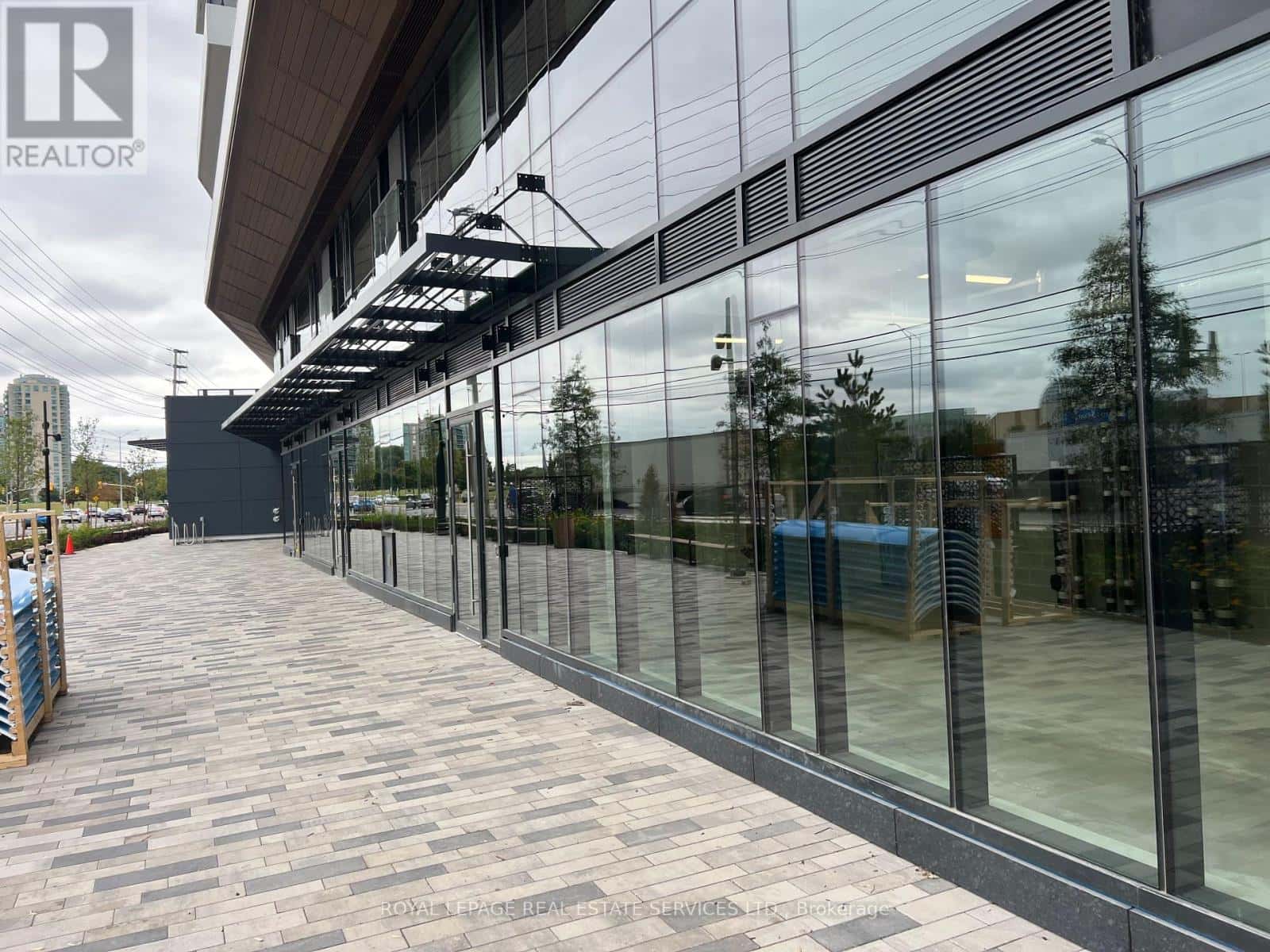 Mississauga (Central Erin Mills), Ontario — Mississauga (Central Erin Mills), Ontario - Photo 2 of 5