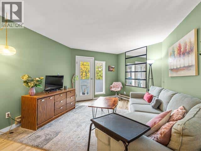 8-35 LEWES BOULEVARD — Whitehorse, Yukon - Photo 4 of 17