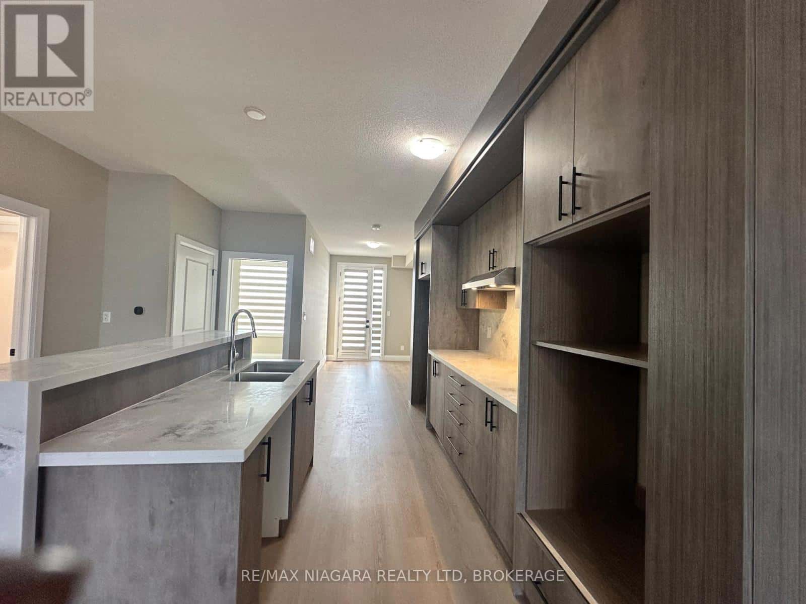 Welland (Lincoln/Crowland), Ontario — Welland (Lincoln/Crowland), Ontario - Photo 3 of 16