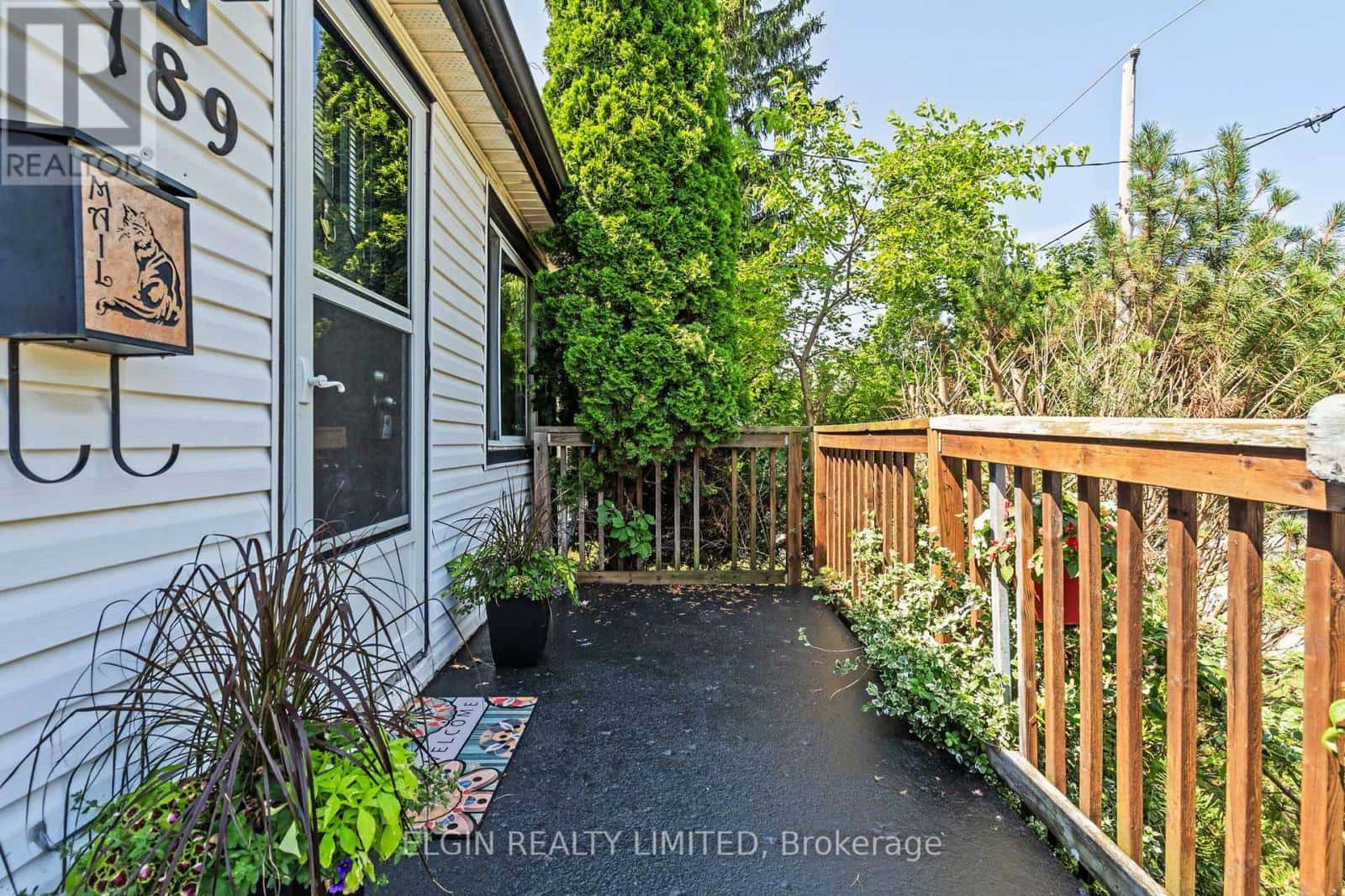 189 EMERSON AVENUE — London South (South I), Ontario - Photo 3 of 38