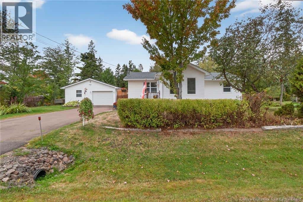 12 Briarcroft Street — Salisbury, New Brunswick - Photo 2 of 46