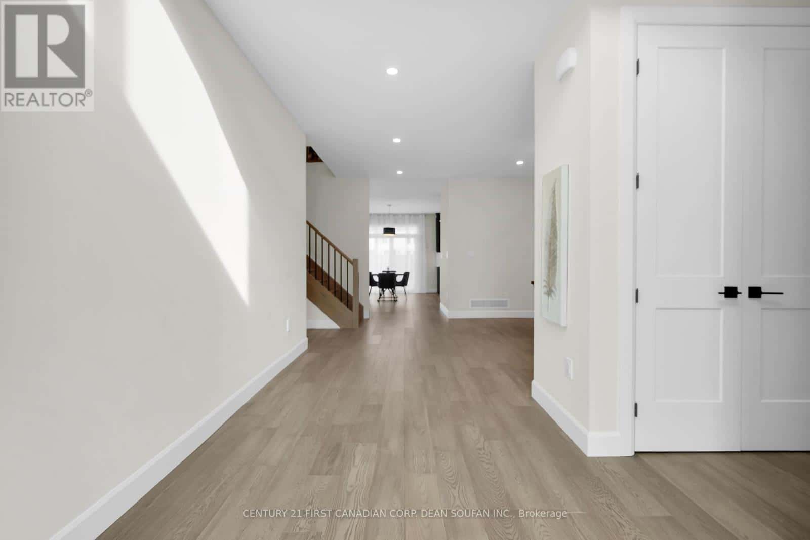 7251 SILVER CREEK CIRCLE — London South (South V), Ontario - Photo 4 of 40