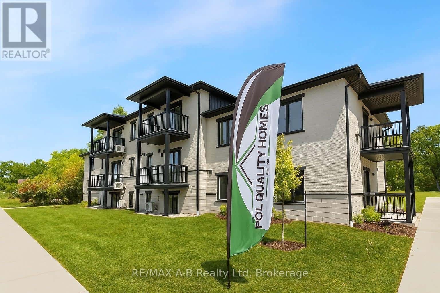 #5 - 428 QUEEN STREET W — St. Marys, Ontario - Photo 2 of 32