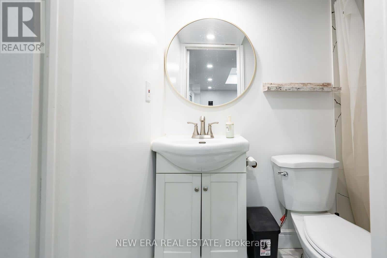 34 LAMPMAN LANE — Barrie (Letitia Heights), Ontario - Photo 4 of 43