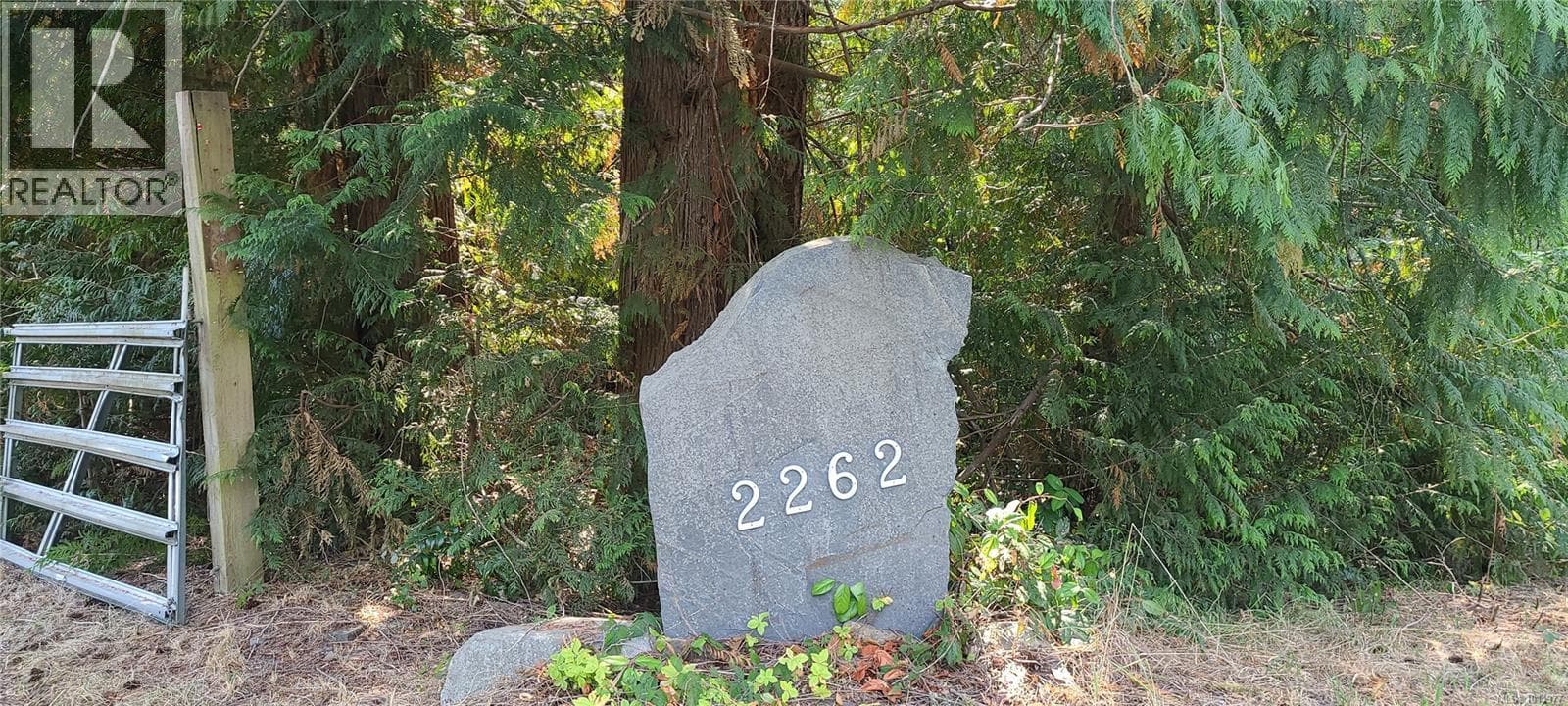 2262 Grafton Ave — Coombs, British Columbia - Main photo