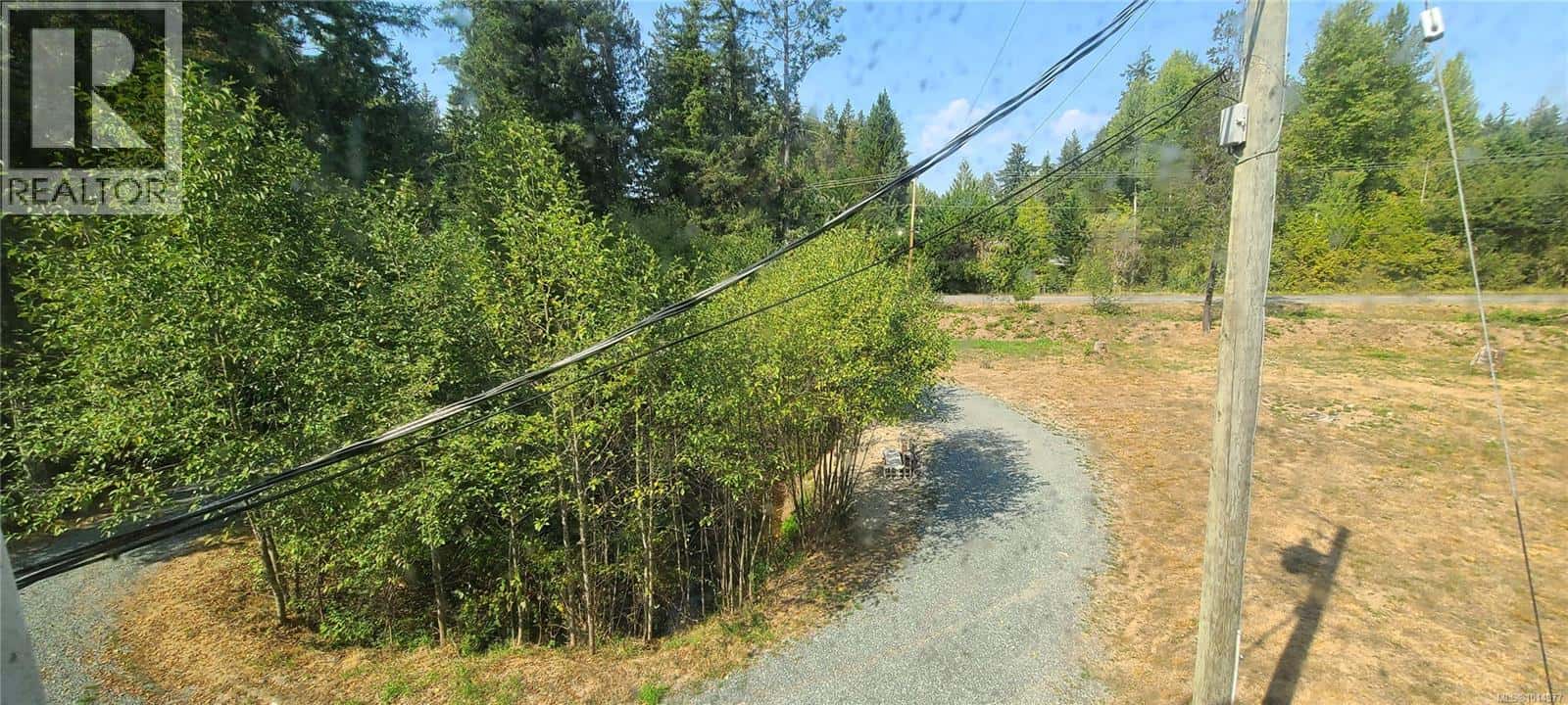 2262 Grafton Ave — Coombs, British Columbia - Photo 5 of 36