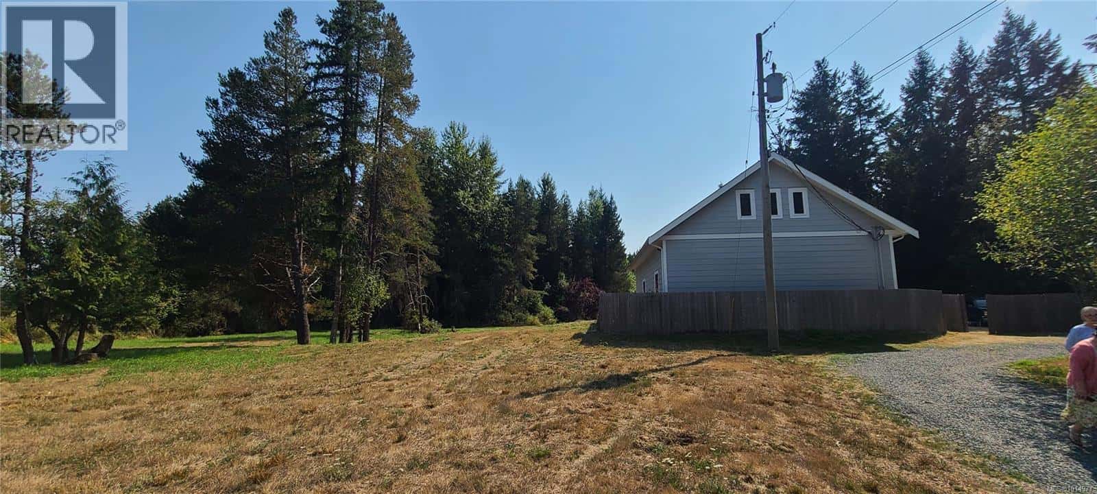 2262 Grafton Ave — Coombs, British Columbia - Photo 2 of 36