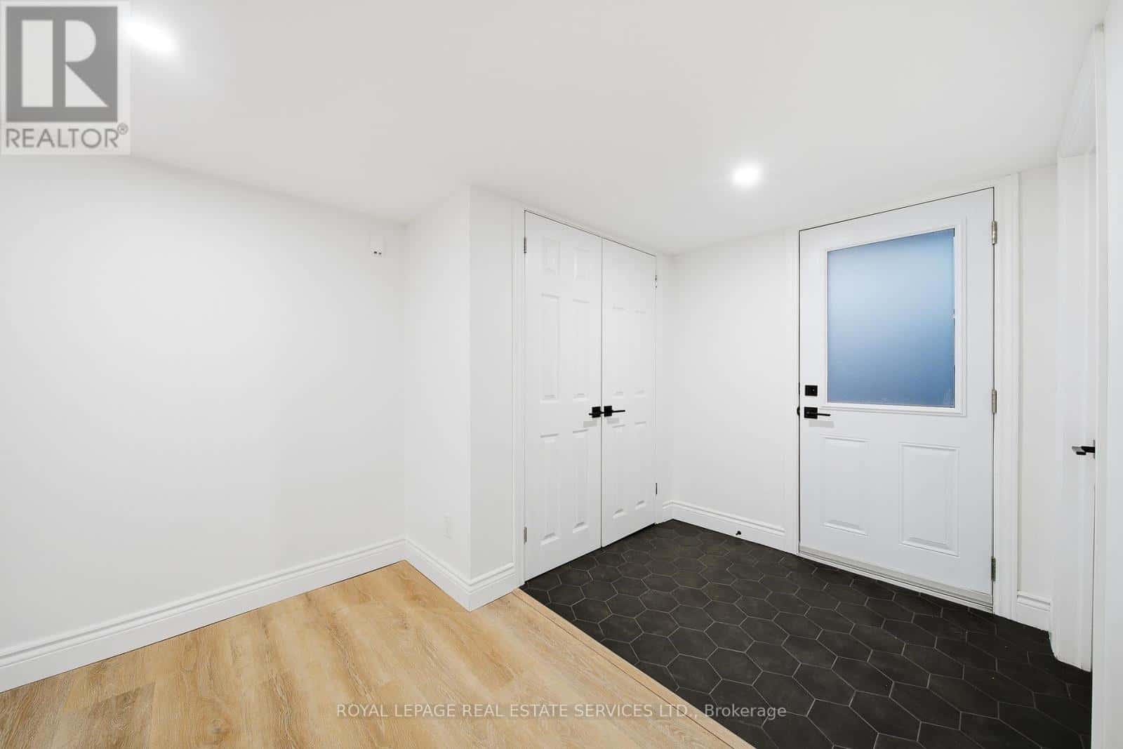 Aurora (Aurora Highlands), Ontario — Aurora (Aurora Highlands), Ontario - Photo 2 of 11