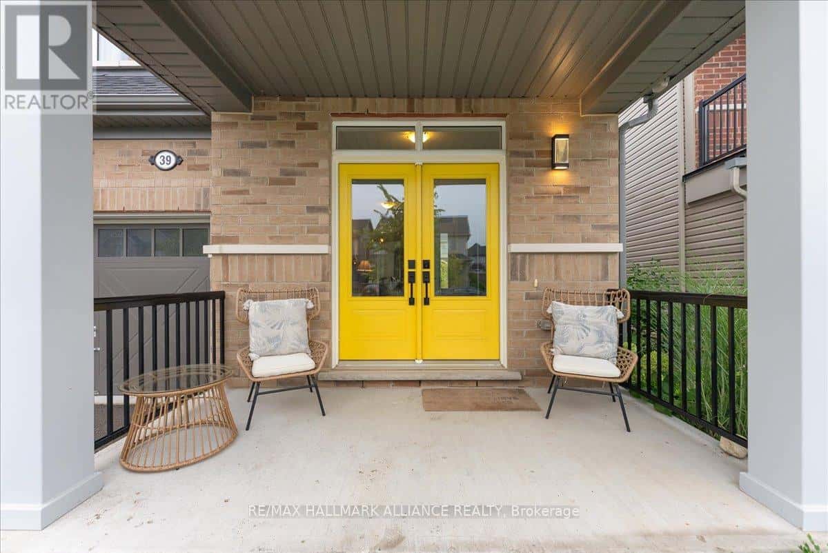 39 KAY CRESCENT — Centre Wellington (Fergus), Ontario - Photo 4 of 46