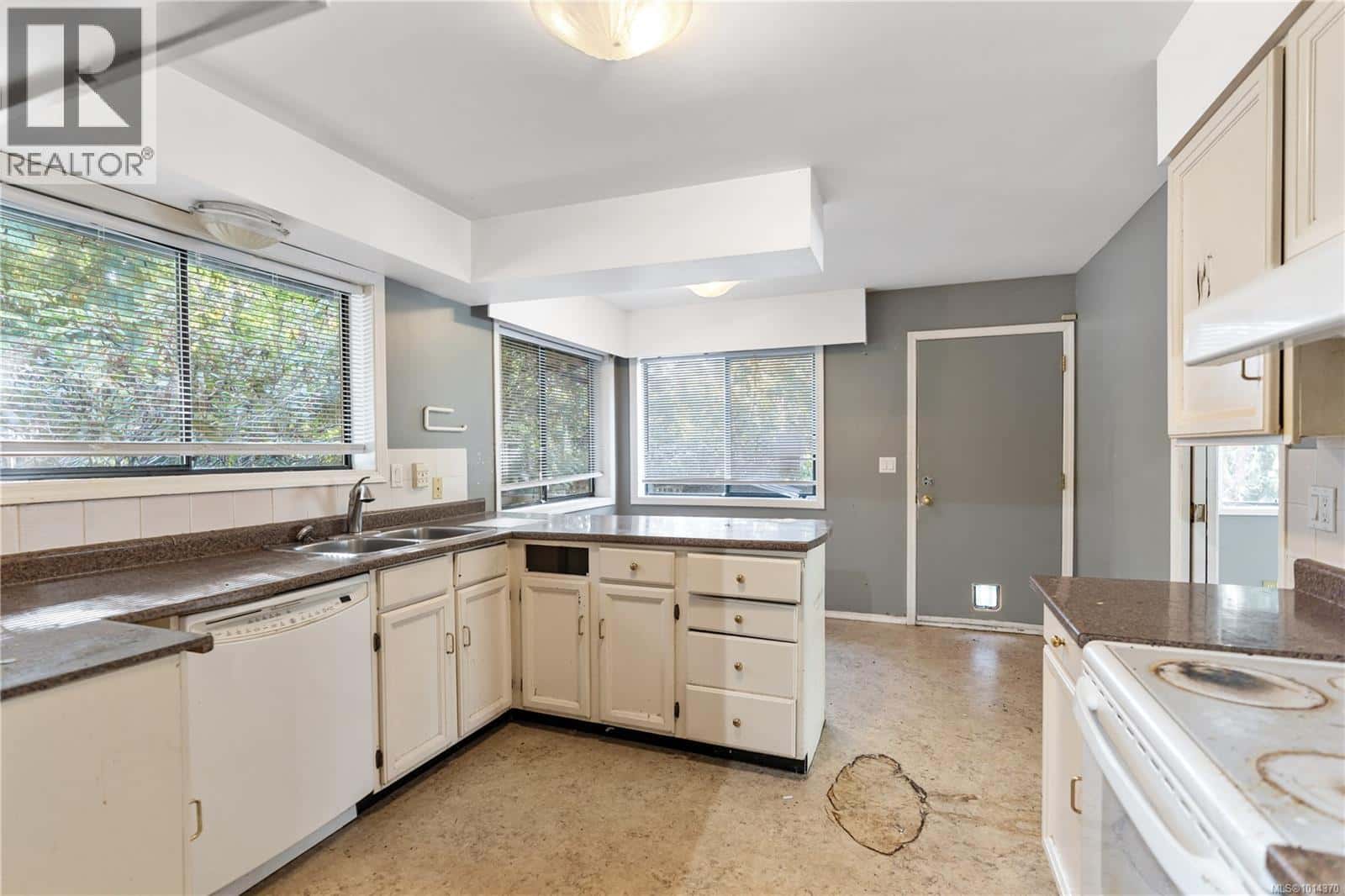 777 Cuaulta Cres — Colwood, British Columbia - Photo 4 of 27