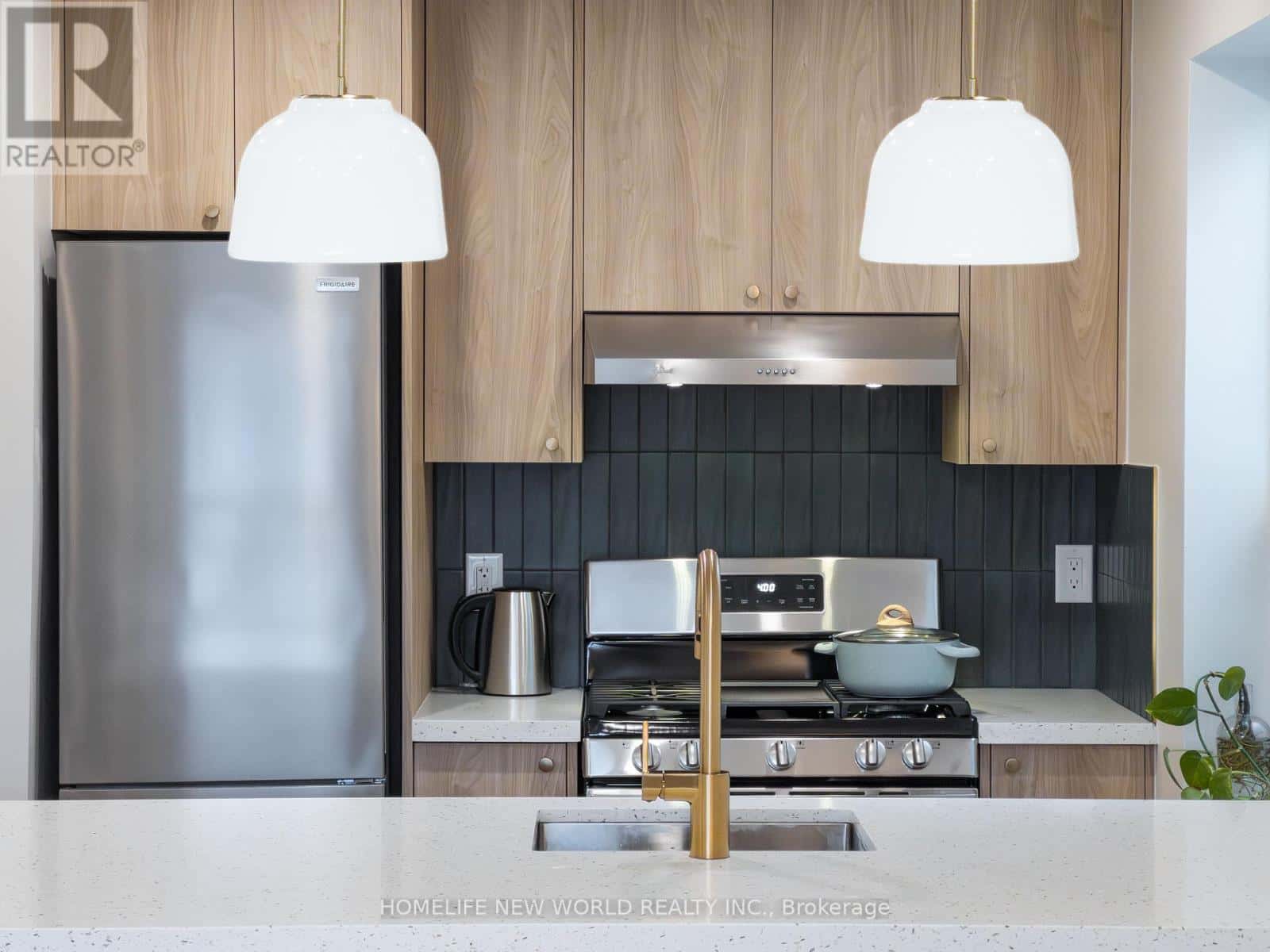 Toronto (South Riverdale), Ontario — Toronto (South Riverdale), Ontario - Photo 2 of 8