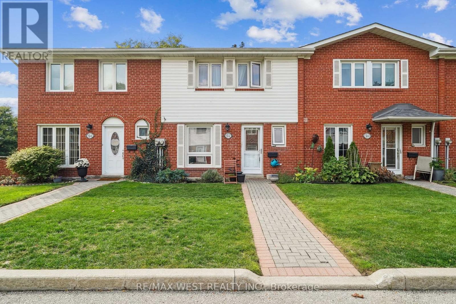 2 - 52 OLD BURNHAMTHORPE ROAD — Toronto (Eringate-Centennial-West Deane), Ontario - Main photo