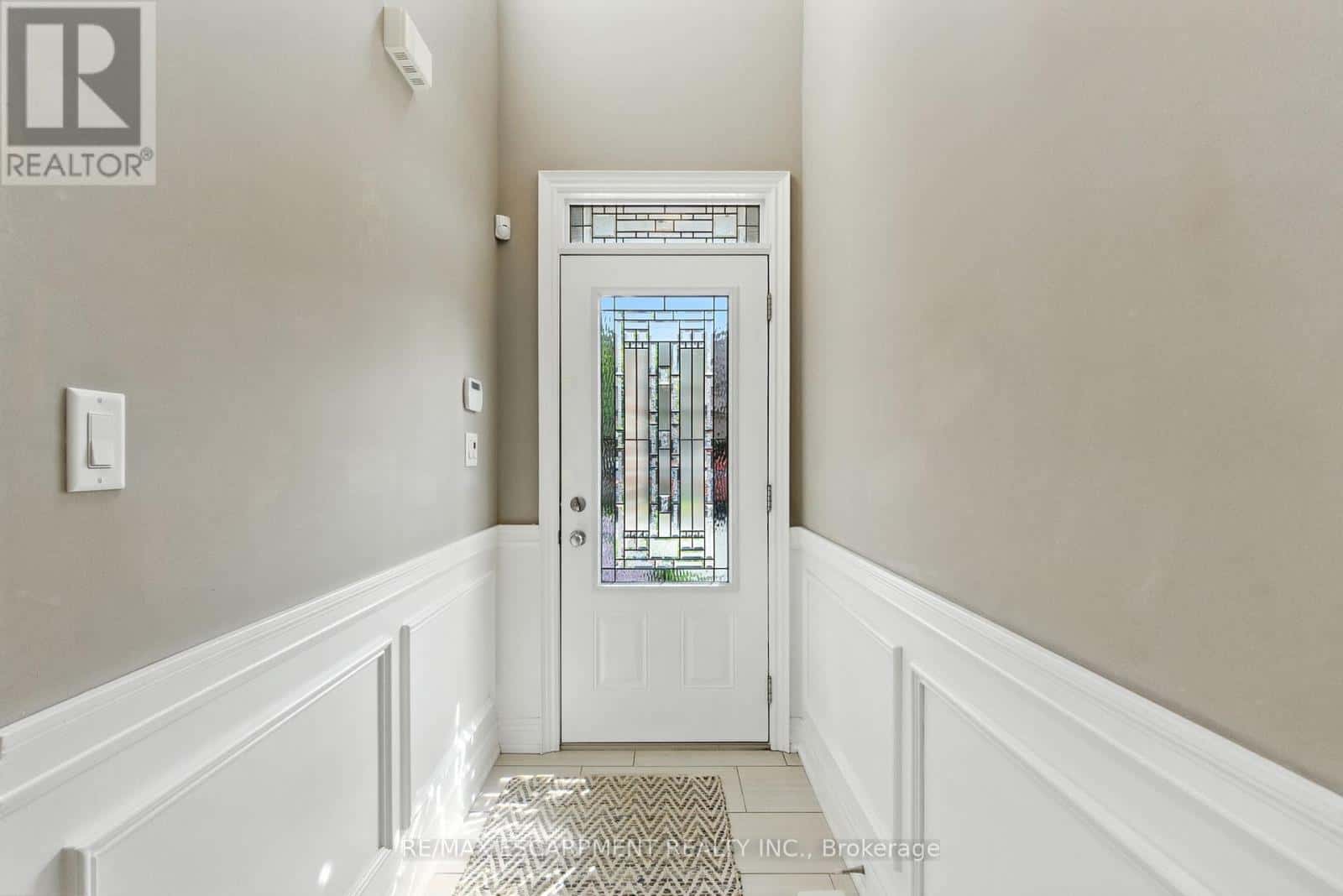 Hamilton (Meadowlands), Ontario — Hamilton (Meadowlands), Ontario - Photo 4 of 40