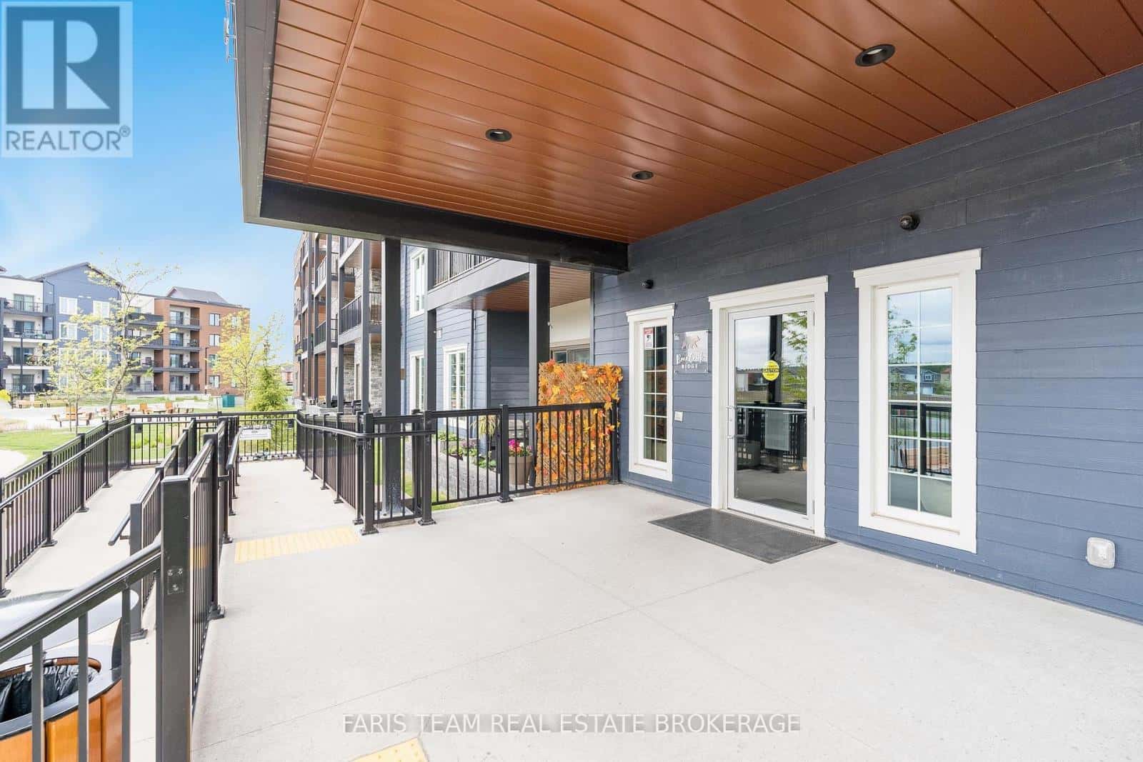 Barrie, Ontario — Barrie, Ontario - Photo 5 of 40