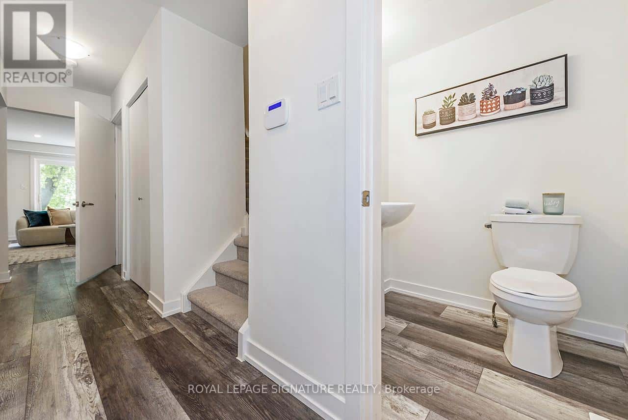 Hamilton (Templemead), Ontario — Hamilton (Templemead), Ontario - Photo 3 of 23