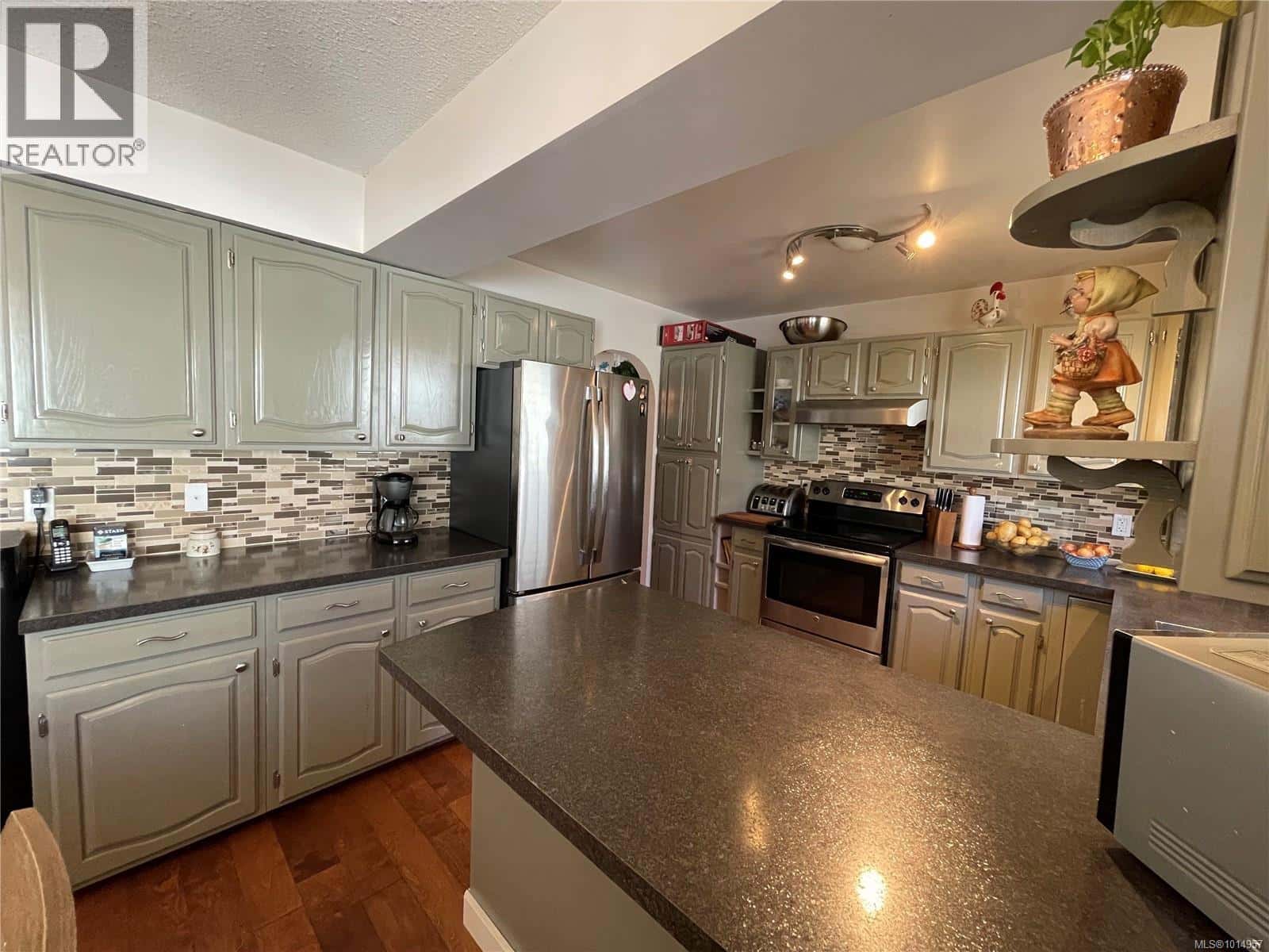 7130 Highland Dr — Port Hardy, British Columbia - Photo 2 of 22