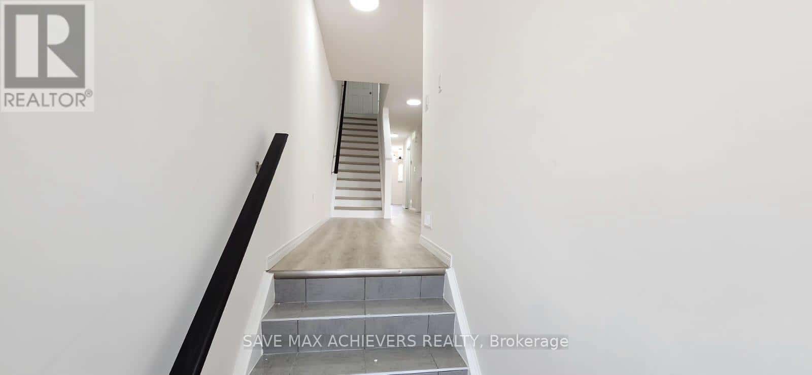 39 - 3200 SINGLETON AVENUE — London South (South W), Ontario - Photo 2 of 26