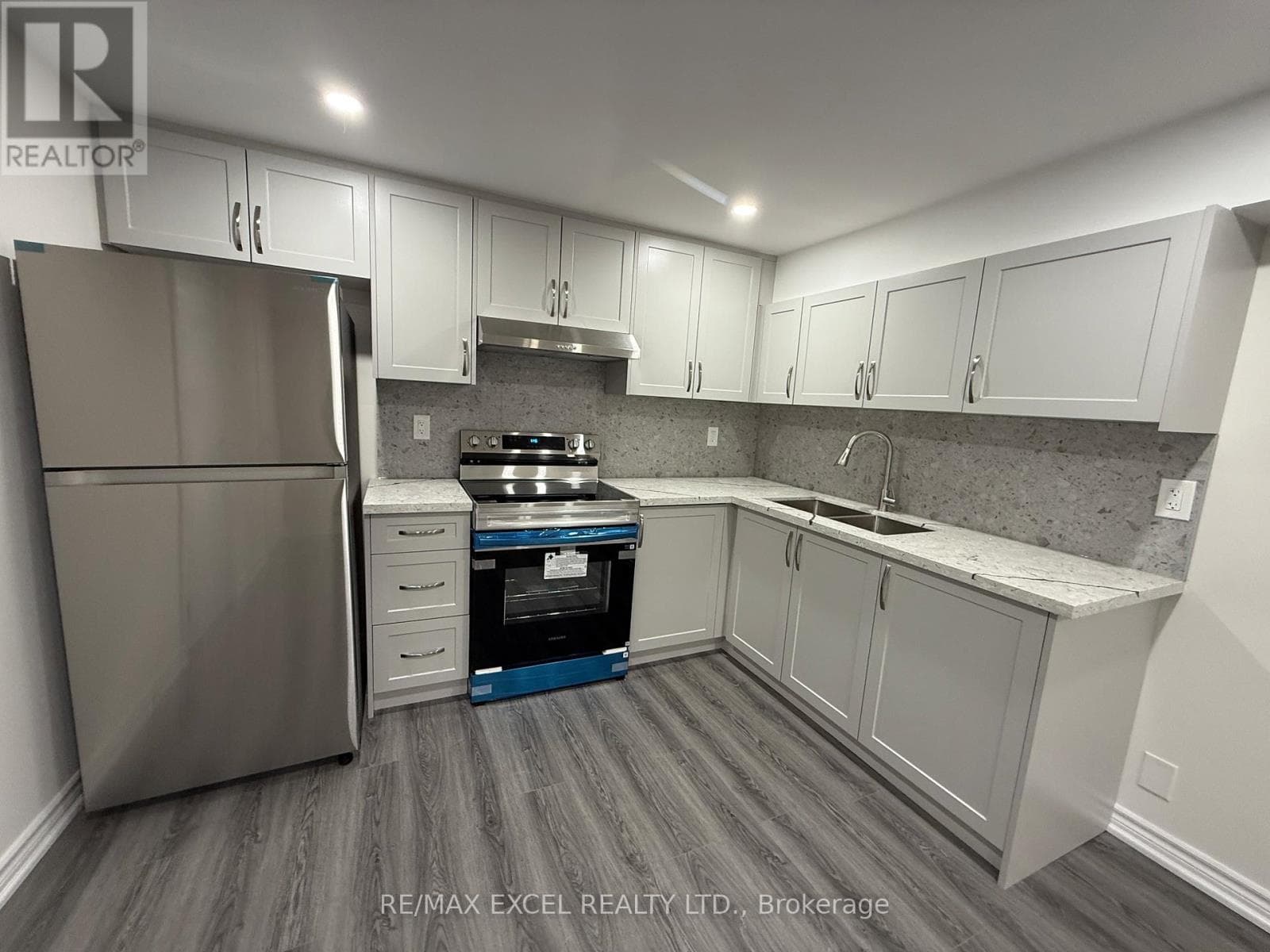 71 GRAINGER CRESCENT — Ajax (Northwest Ajax), Ontario - Main photo