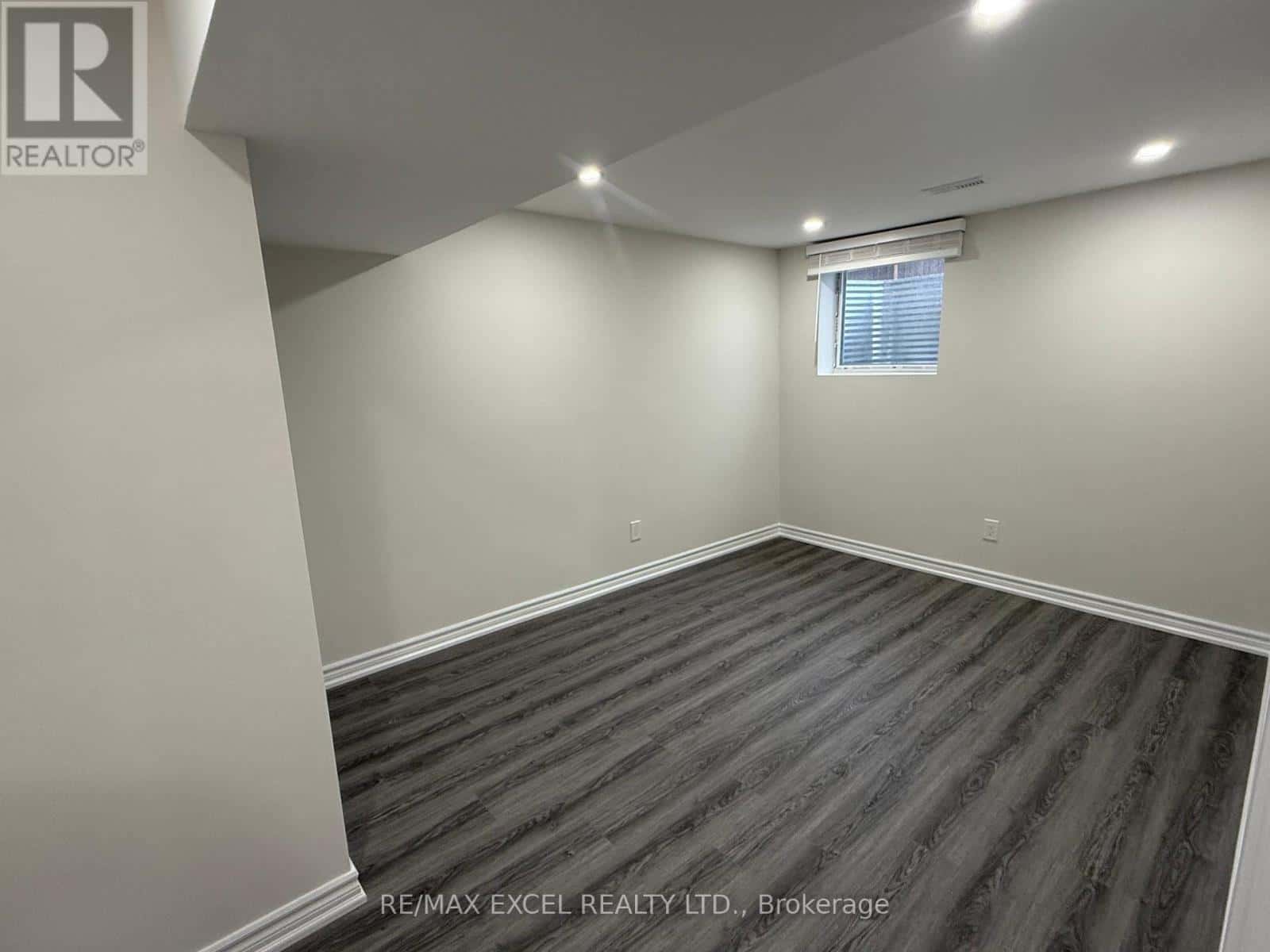 71 GRAINGER CRESCENT — Ajax (Northwest Ajax), Ontario - Photo 4 of 11