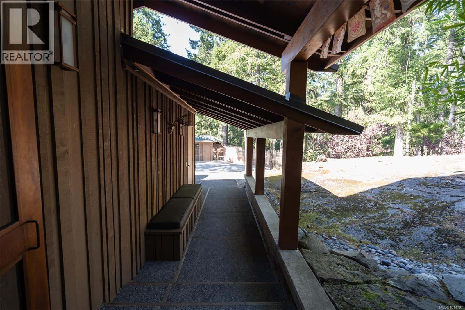 124 Margaret Ave — Salt Spring, British Columbia - Photo 3 of 65