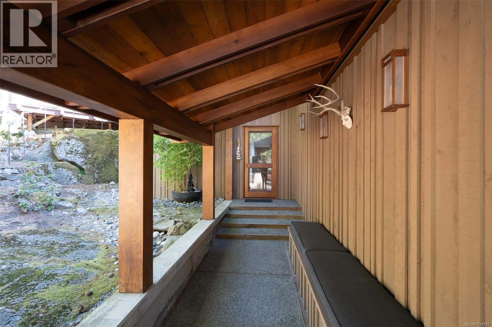 124 Margaret Ave — Salt Spring, British Columbia - Photo 4 of 65