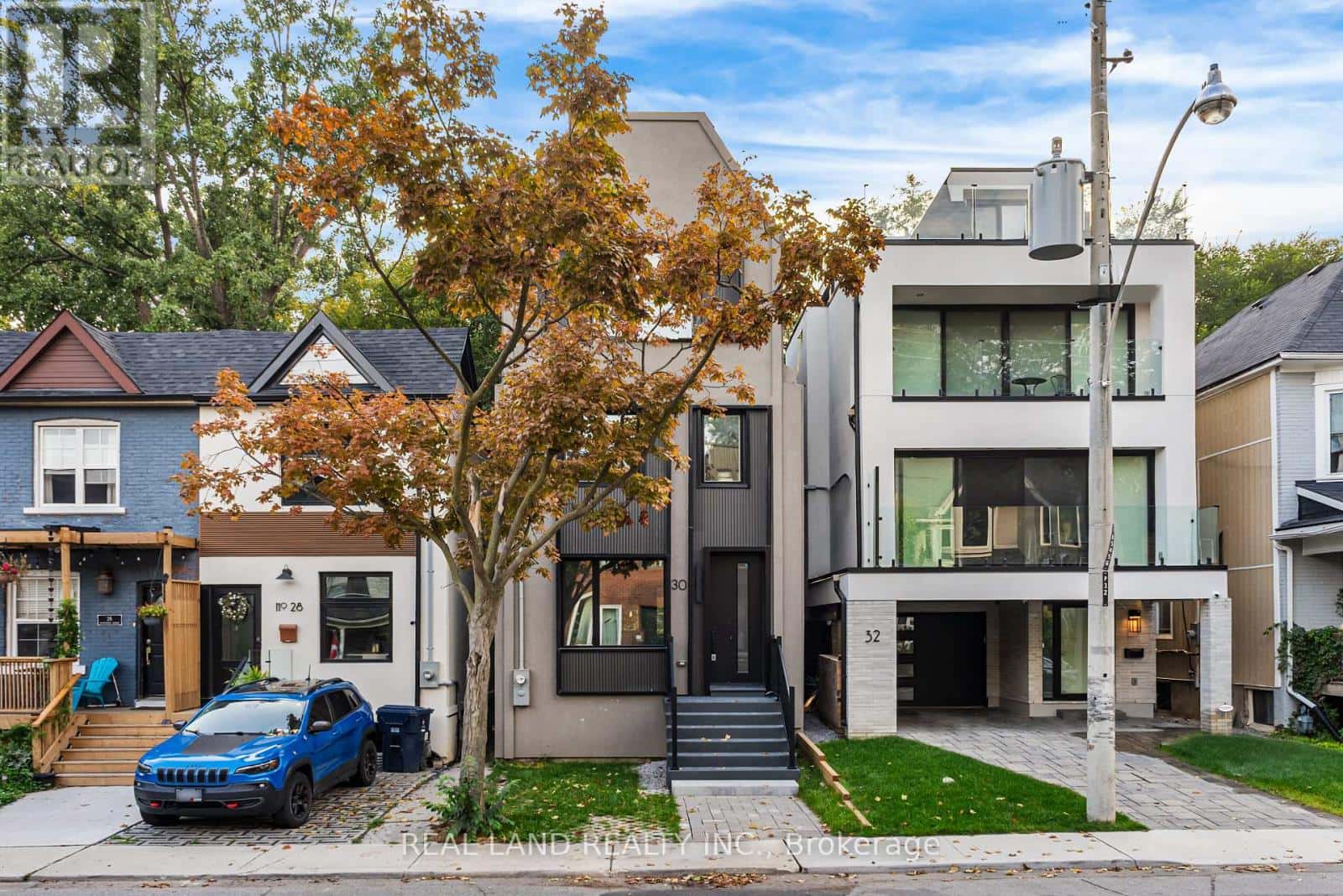 30 WINNIFRED AVENUE — Toronto (South Riverdale), Ontario - Photo 2 of 49