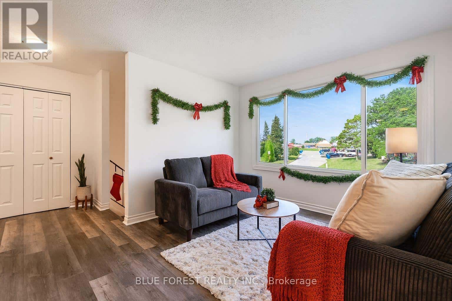 Chatham-Kent (Wallaceburg), Ontario — Chatham-Kent (Wallaceburg), Ontario - Photo 2 of 32