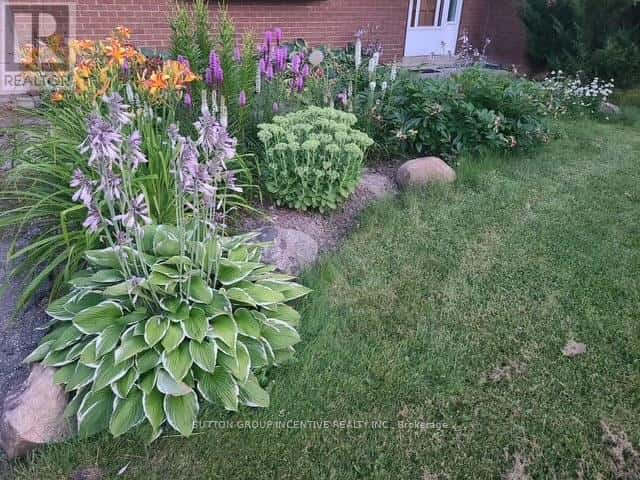 2717 LINE 13 LINE — Bradford West Gwillimbury, Ontario - Photo 3 of 26