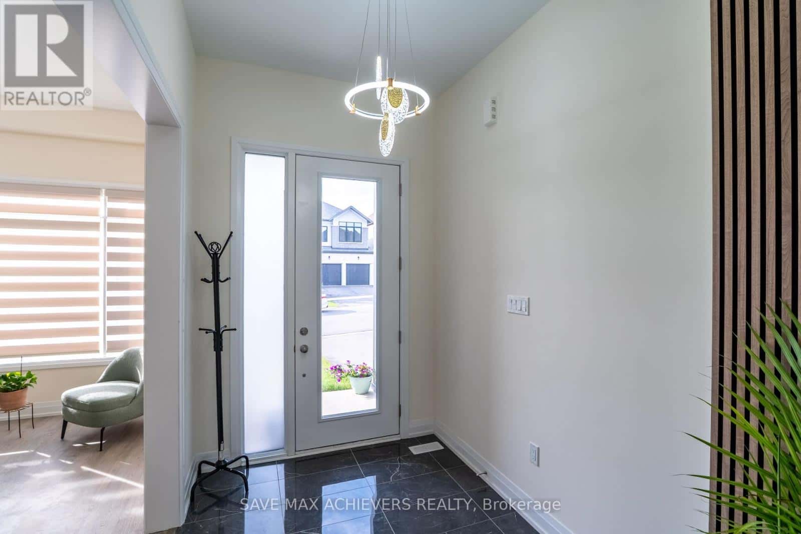 47 DAFFODIL ROAD — Springwater (Midhurst), Ontario - Photo 4 of 50