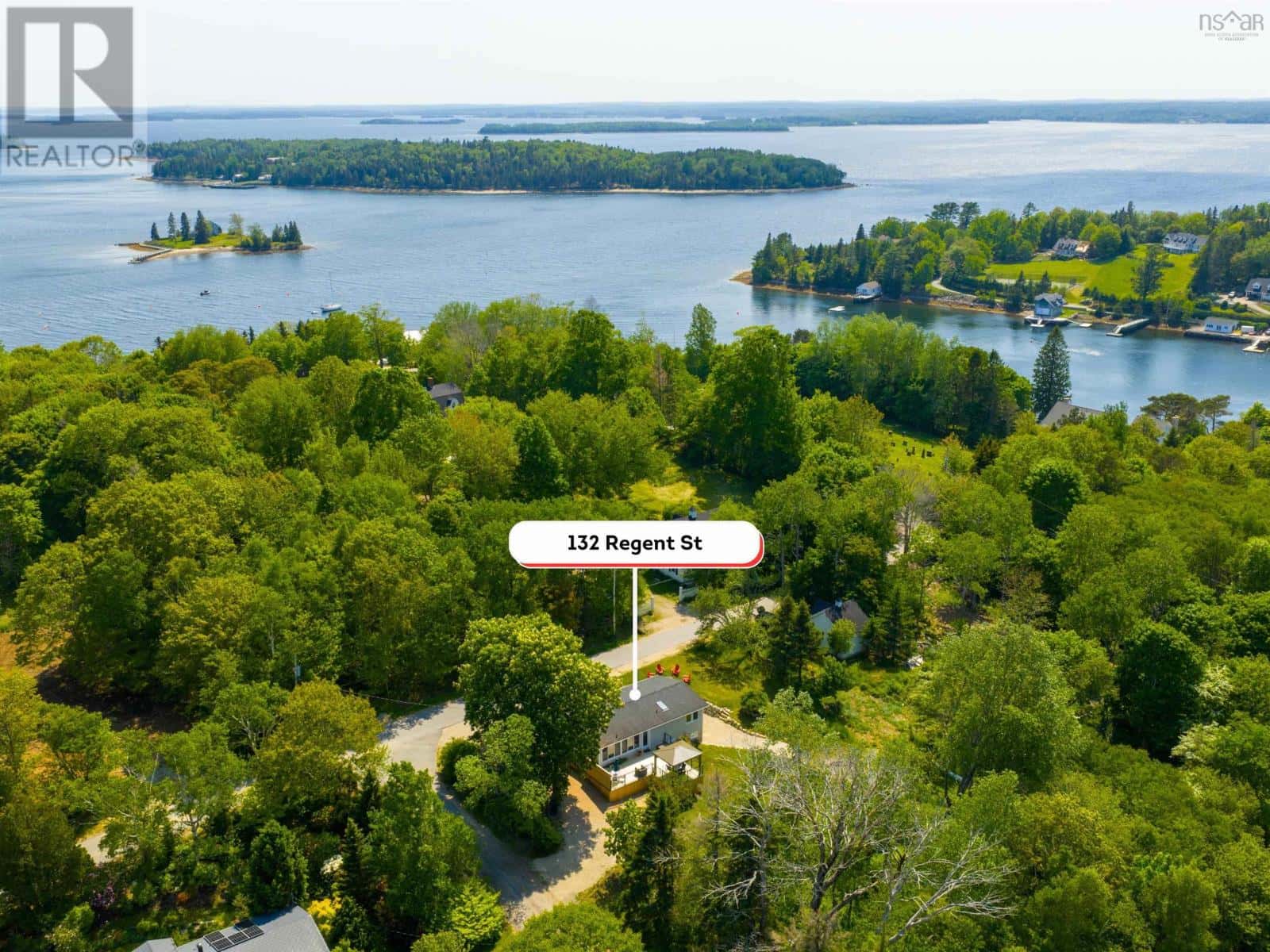 132 Regent Street — Chester, Nova Scotia - Photo 2 of 46