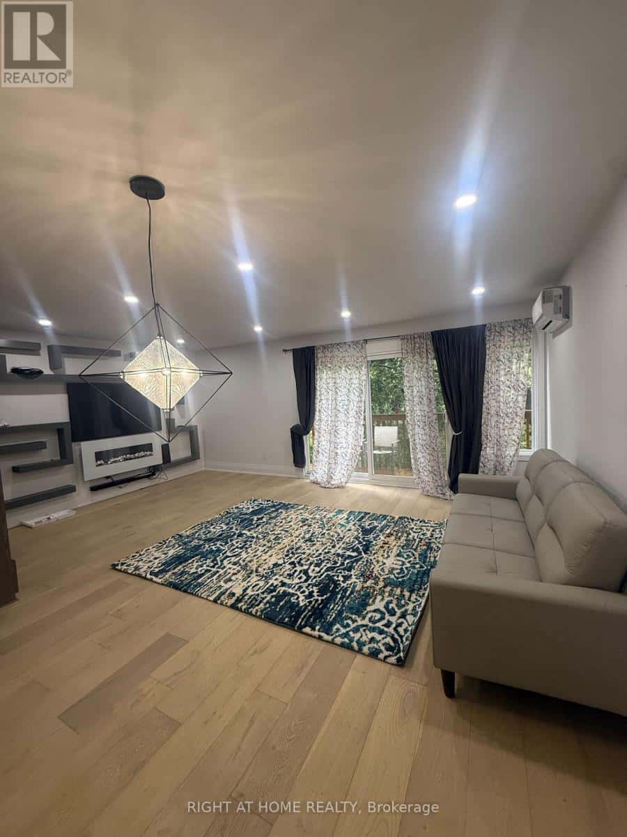 133 - 287 MILESTONE CRESCENT — Aurora (Aurora Village), Ontario - Photo 3 of 16