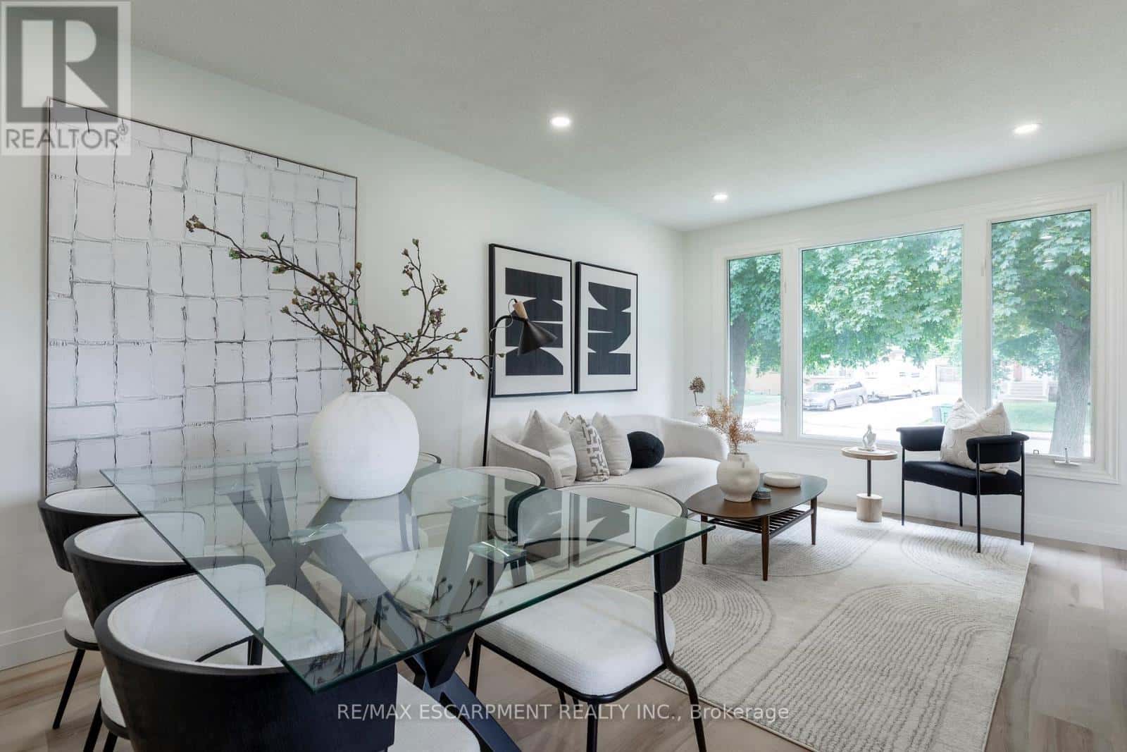 20 LAIRD DRIVE — Hamilton (Lisgar), Ontario - Photo 2 of 15