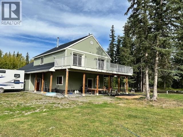520 OAK STREET — Vanderhoof, British Columbia - Main photo