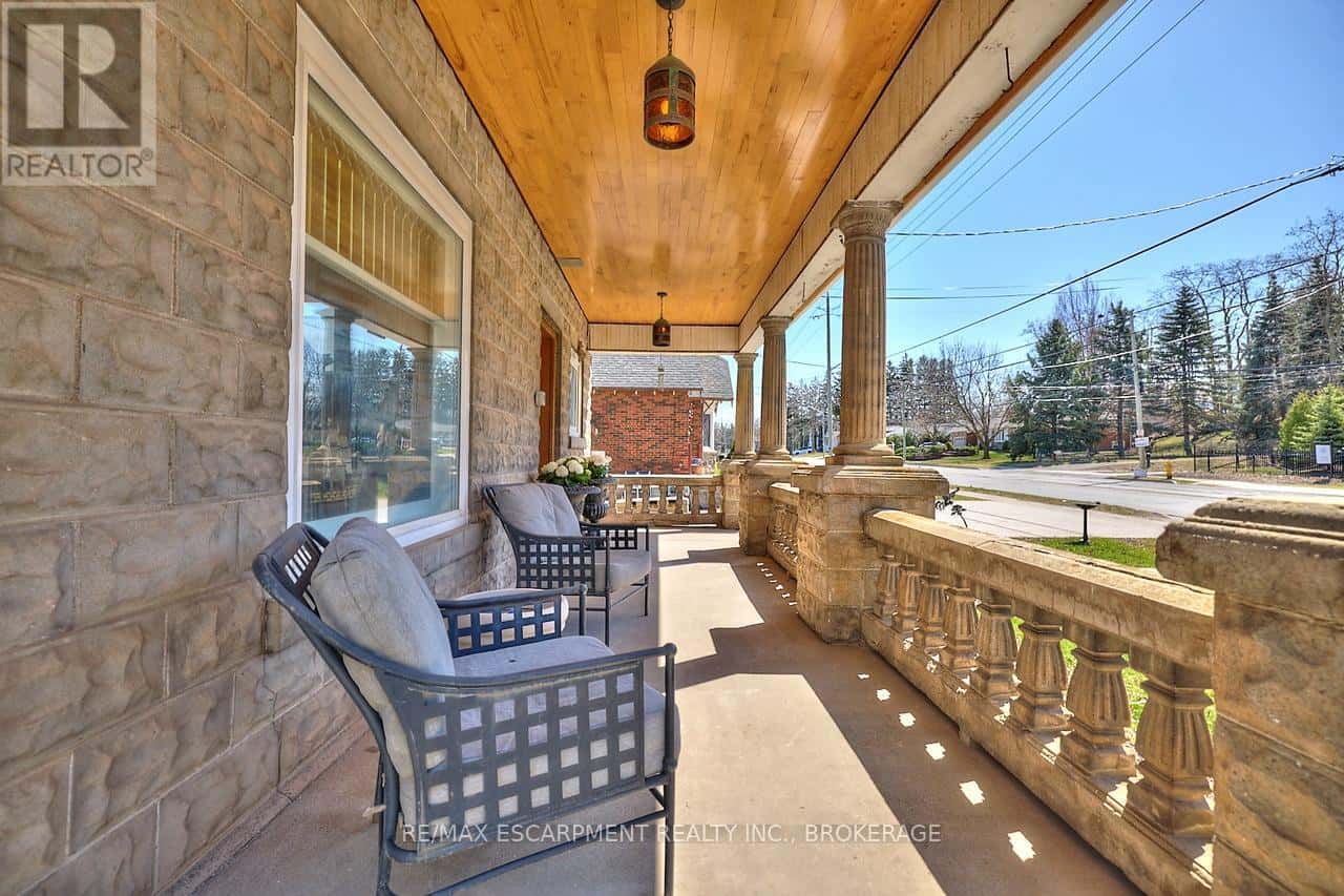 4915 KING STREET — Lincoln (Beamsville), Ontario - Photo 3 of 28