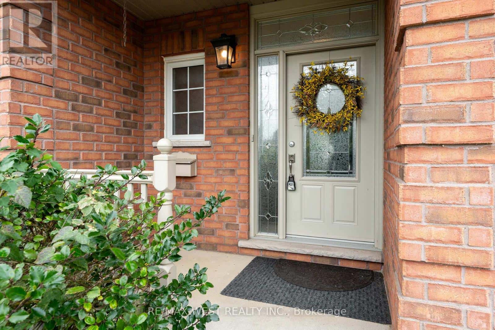 3 - 114 BROWN STREET — Norfolk (Port Dover), Ontario - Photo 4 of 50