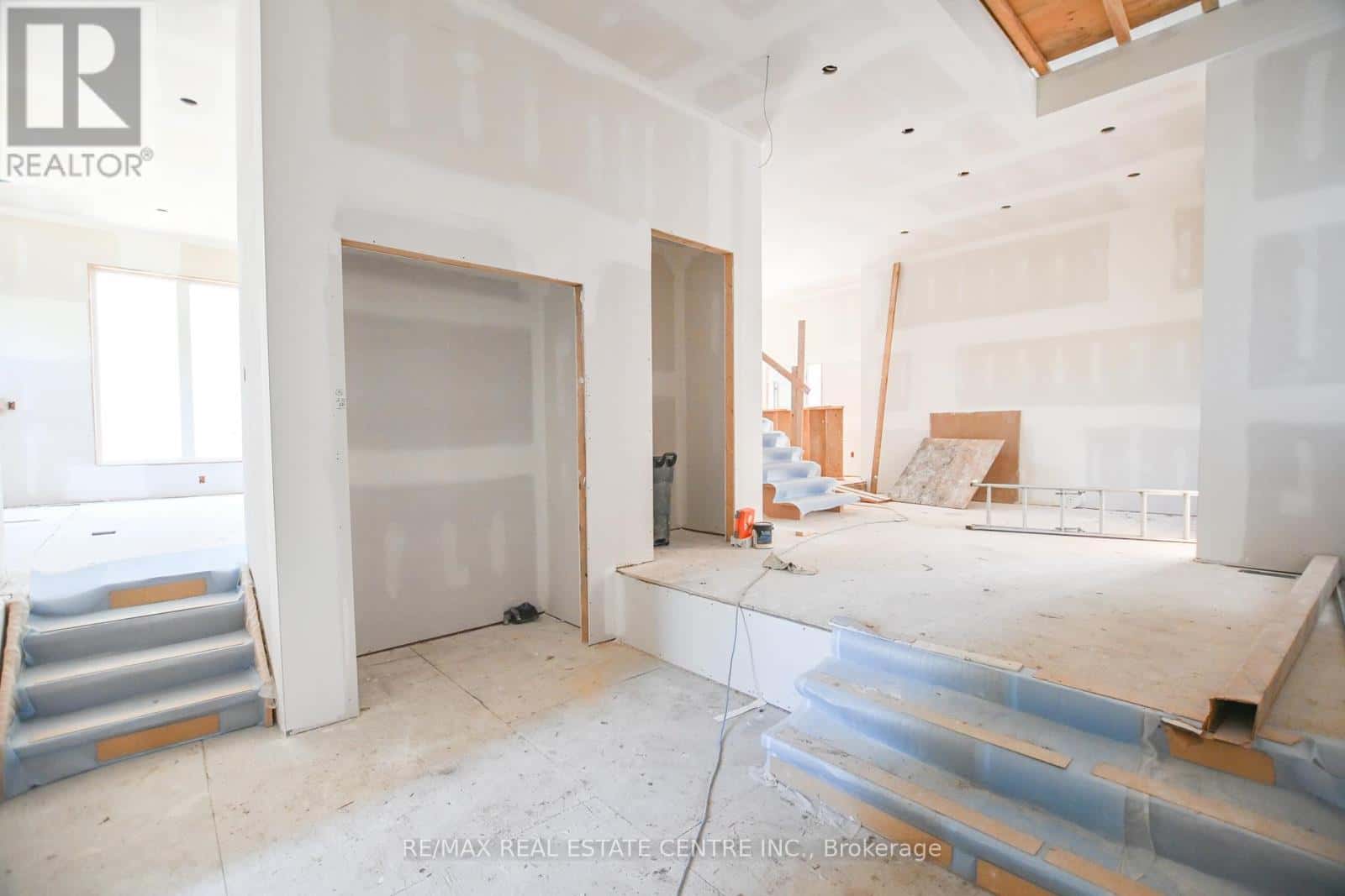 1778 CENTRAL STREET — Pickering, Ontario - Photo 3 of 38