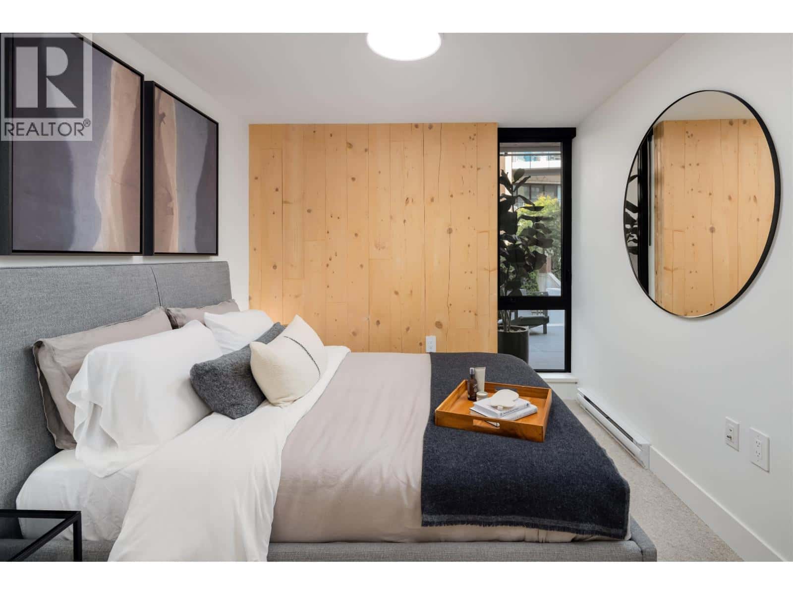 105 310 SALTER STREET — New Westminster, British Columbia - Photo 4 of 24