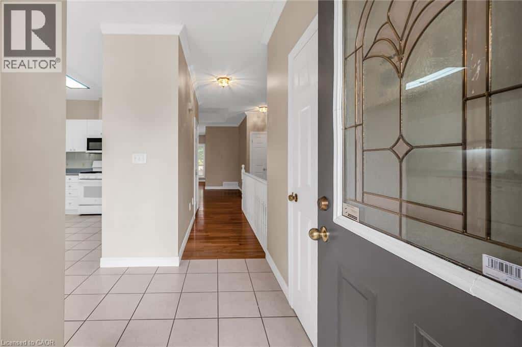 46 NORTHERNBREEZE Street — Mount Hope, Ontario - Photo 3 of 50