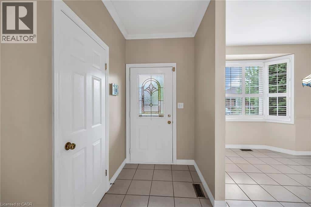 46 NORTHERNBREEZE Street — Mount Hope, Ontario - Photo 4 of 50