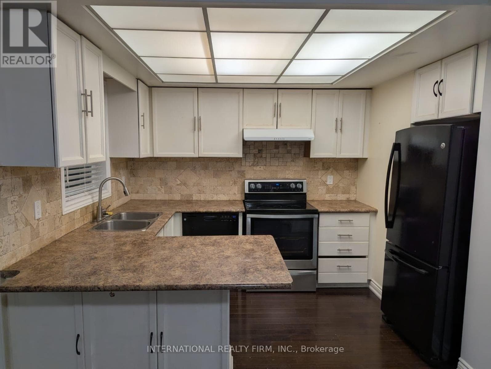 28 HETTERSLEY DRIVE N — Ajax (Central West), Ontario - Main photo