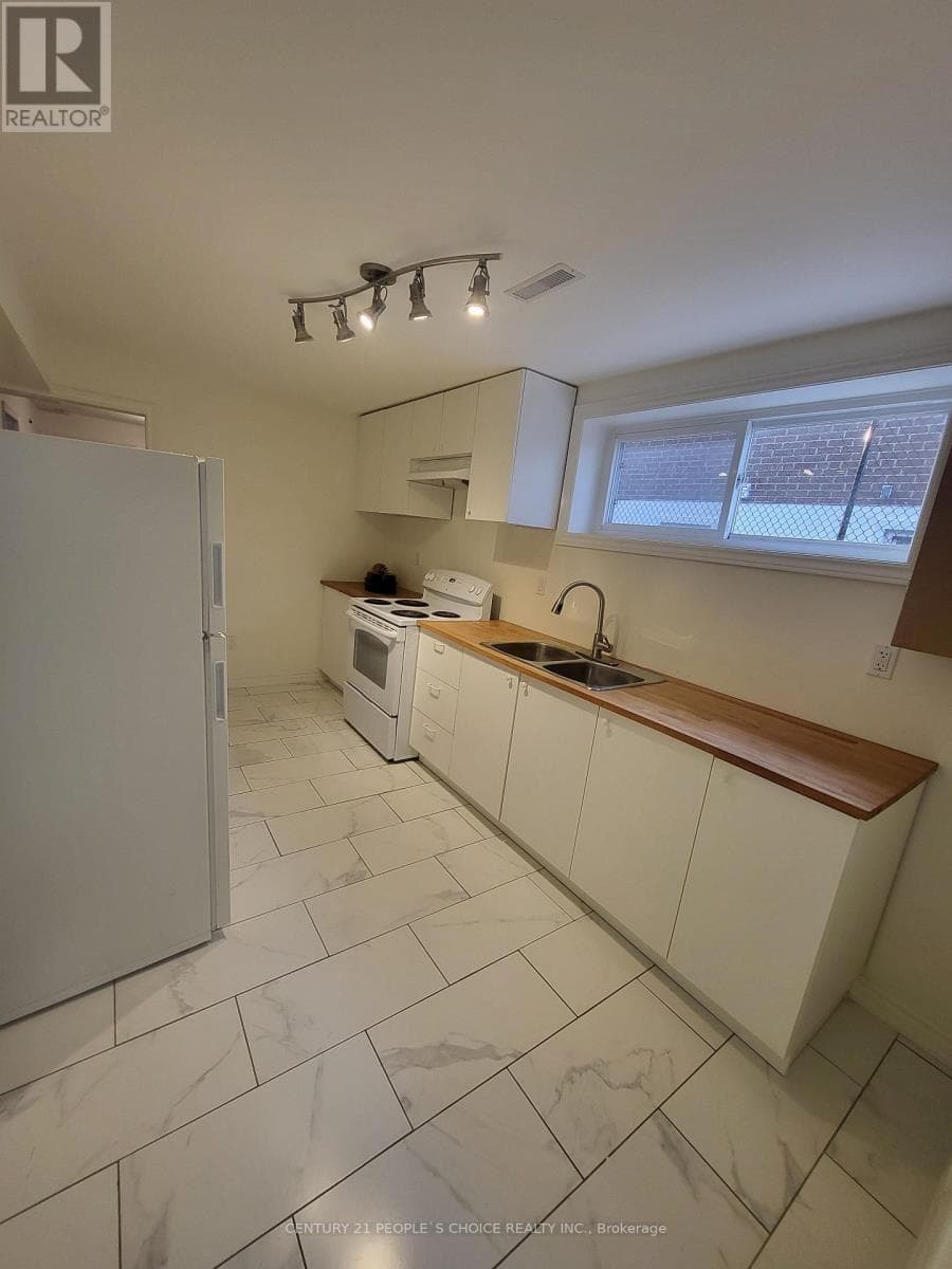 BSMT - 146 DUNCANWOODS DRIVE — Toronto (Humber Summit), Ontario - Main photo