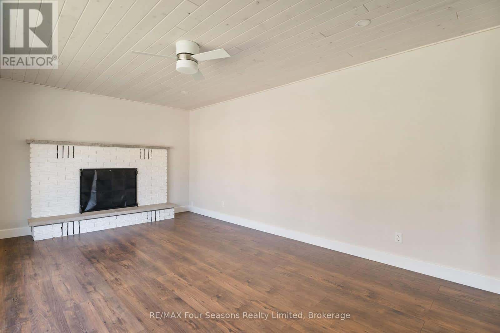 571 DAVID STREET — Gravenhurst (Muskoka (S)), Ontario - Photo 3 of 48