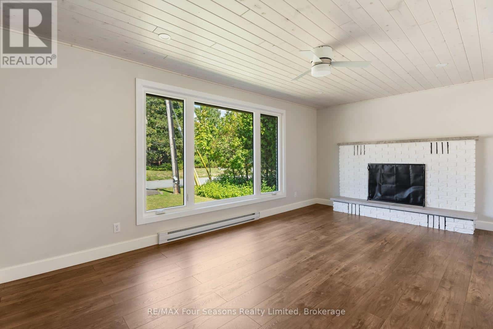 571 DAVID STREET — Gravenhurst (Muskoka (S)), Ontario - Photo 4 of 48