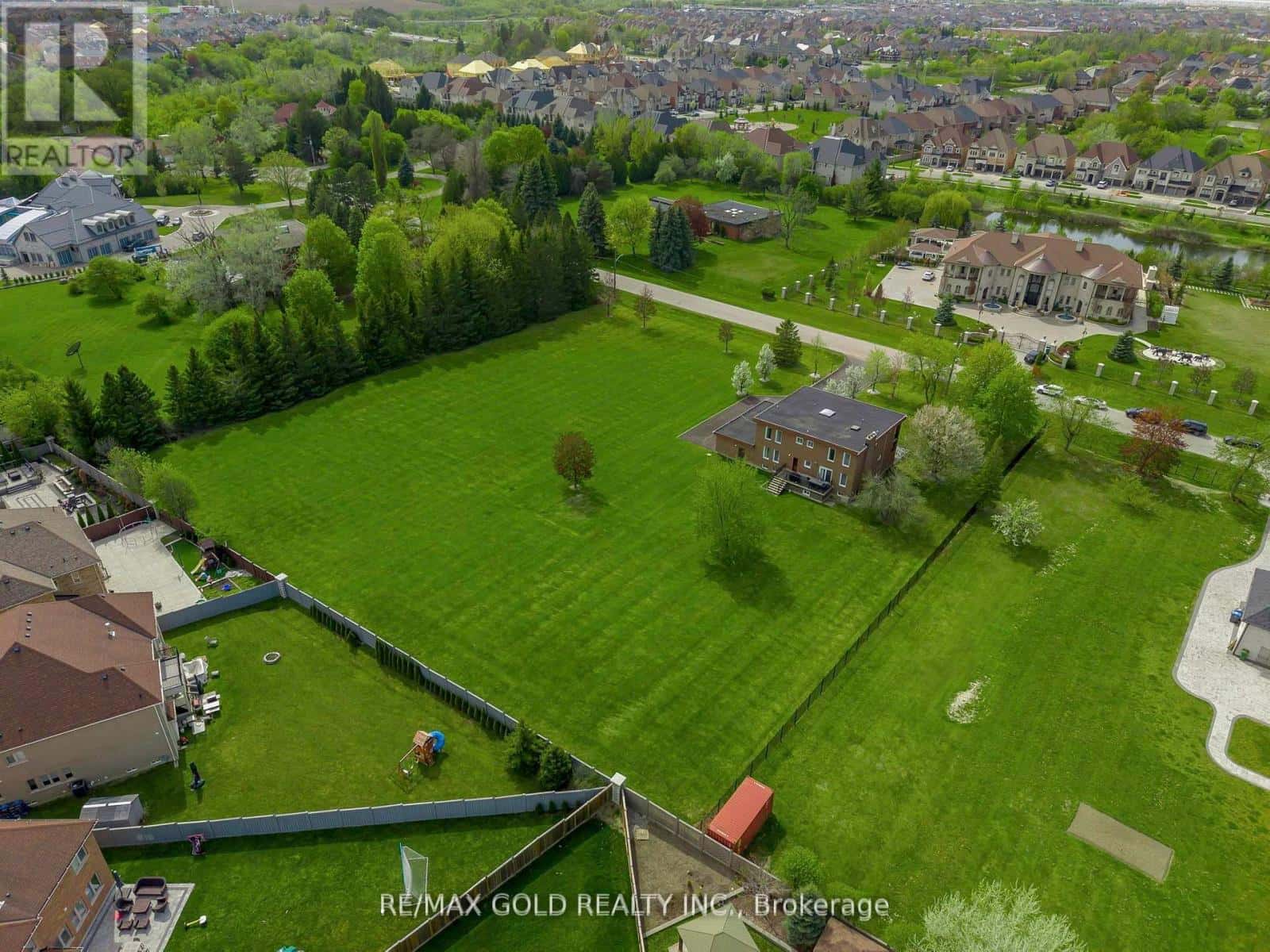 22 TORTOISE COURT — Brampton (Vales of Castlemore), Ontario - Photo 5 of 50