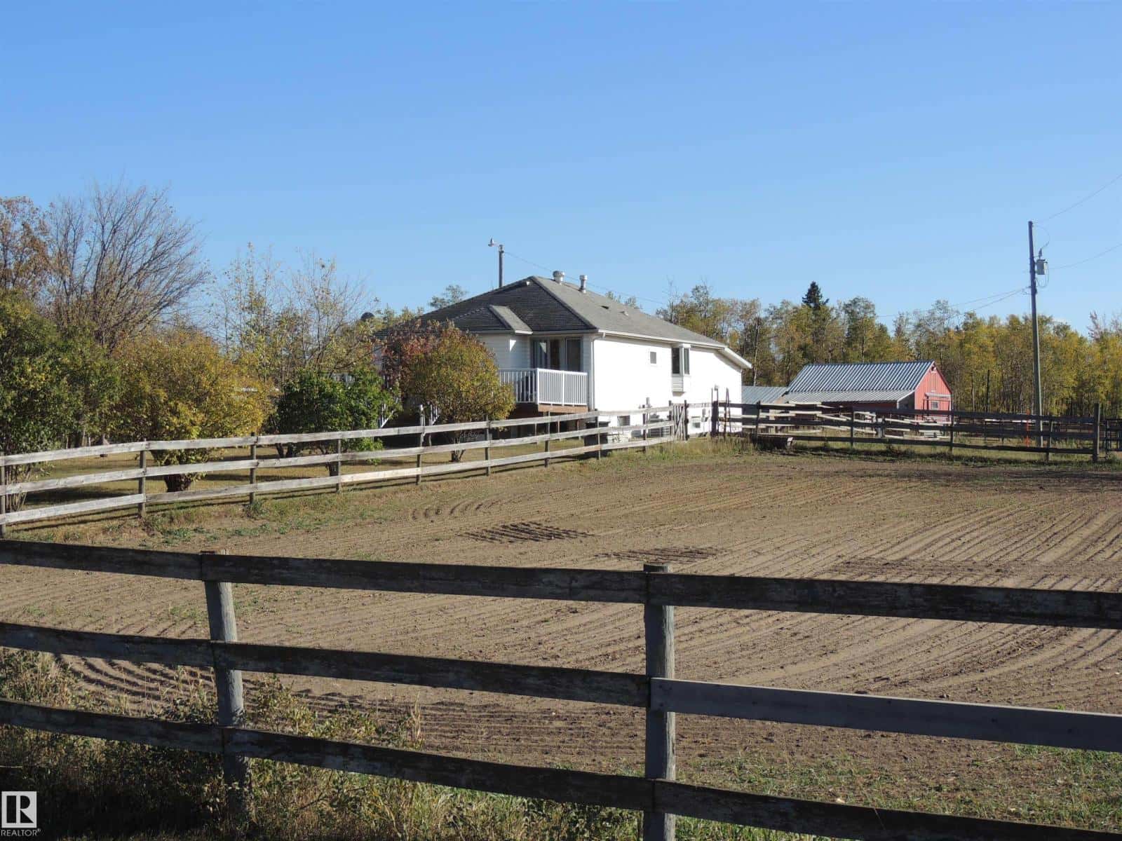23005 TWP ROAD 572 — Rural Sturgeon County, Alberta - Photo 3 of 147