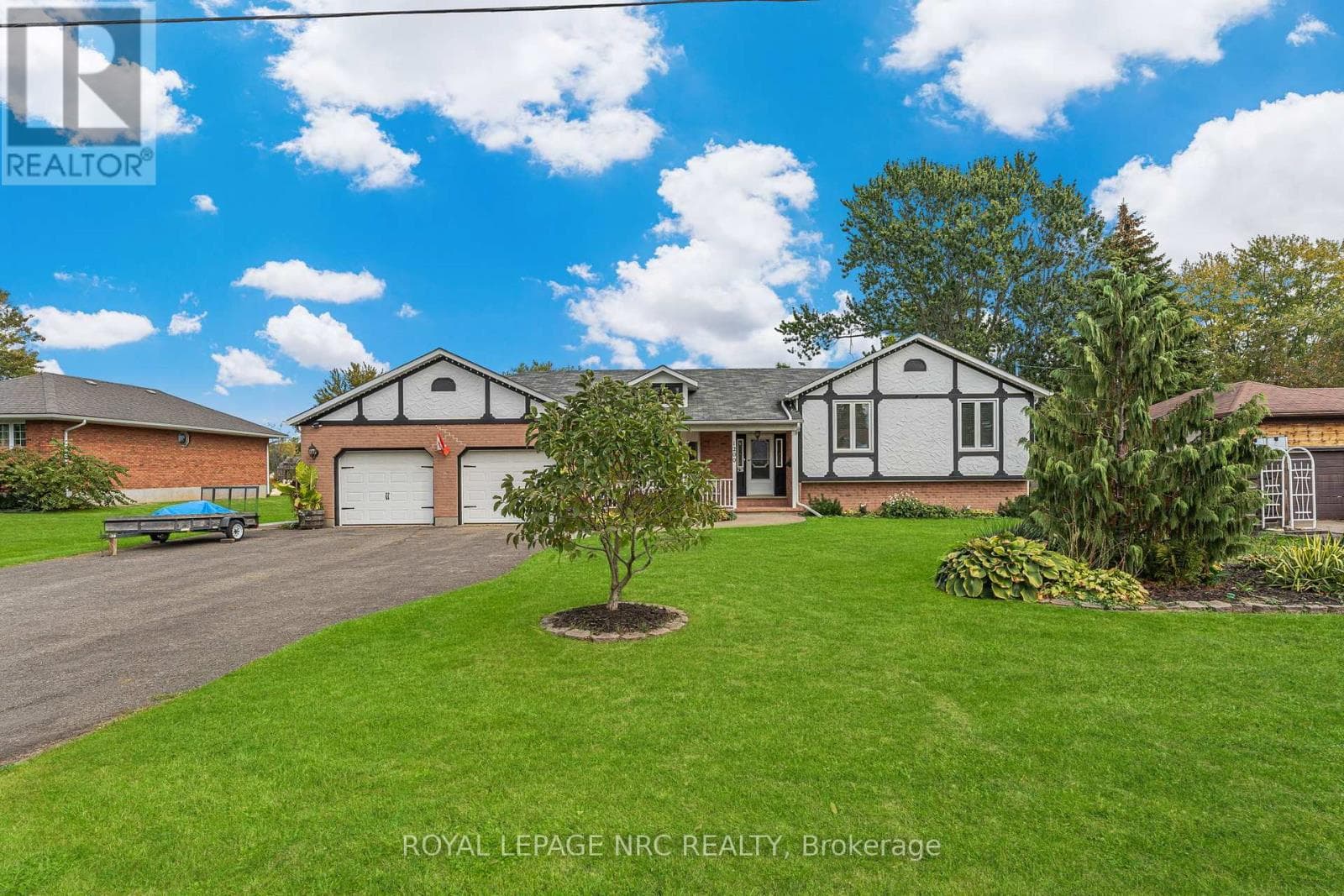 1200 PETTIT ROAD — Fort Erie (Crescent Park), Ontario - Main photo