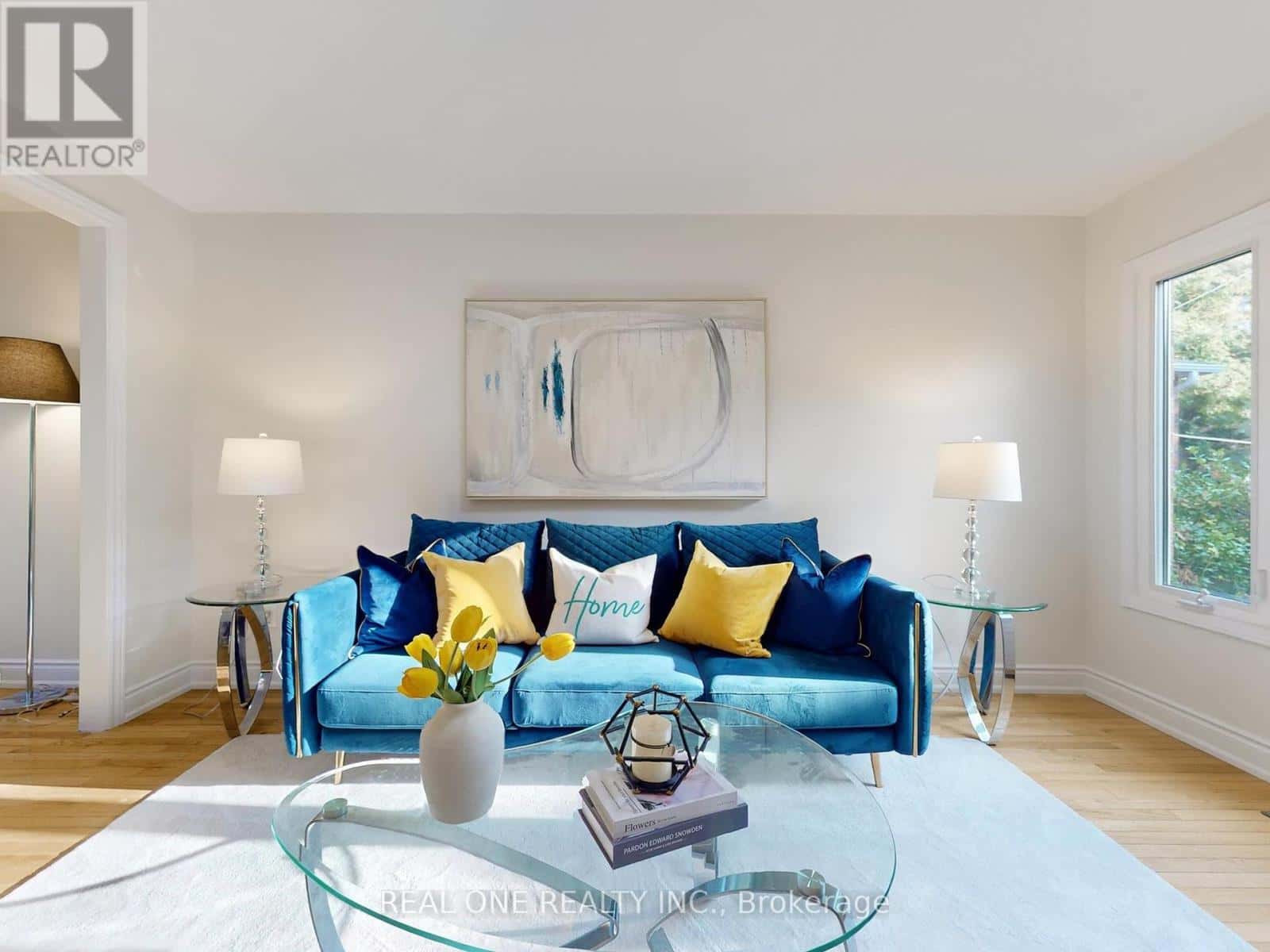 355 CHURCH STREET S — Richmond Hill (Observatory), Ontario - Photo 3 of 24