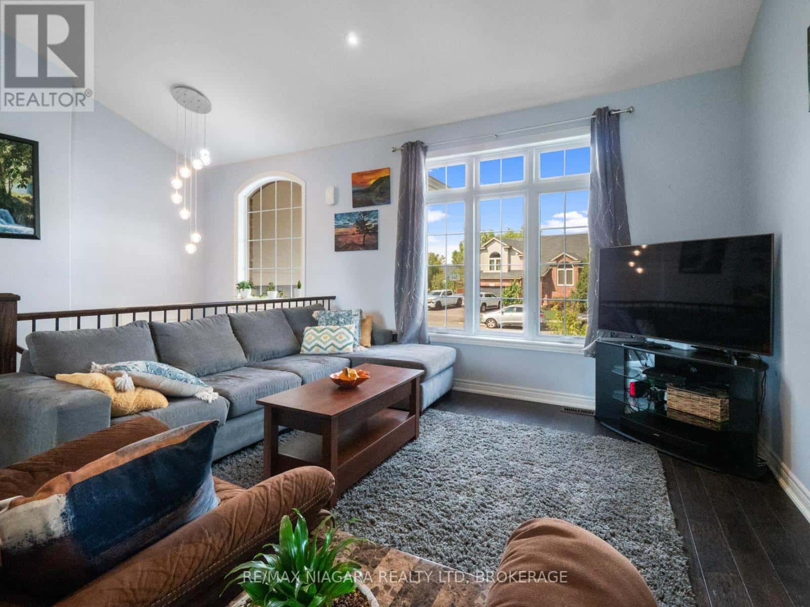 3597 CARVER STREET — Fort Erie (Stevensville), Ontario - Photo 3 of 30